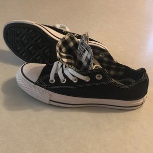 Size 6 women’s Converse